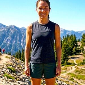 Rapha NWT Women’s Trail Tank Dark Grey Size Small